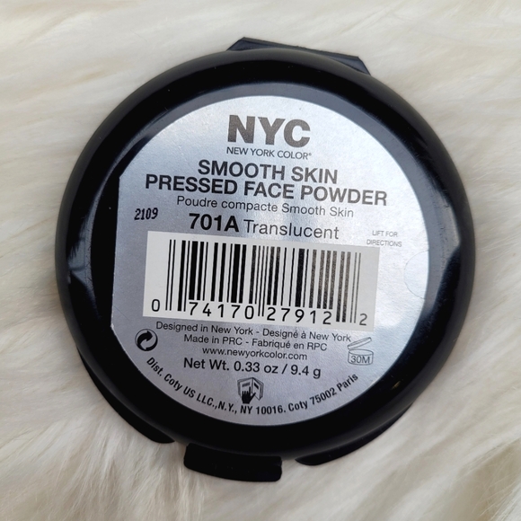 NYC Smooth Skin Pressed Face Powder, 701A Translucent 0.33oz Discontinued HTF - Picture 2 of 4